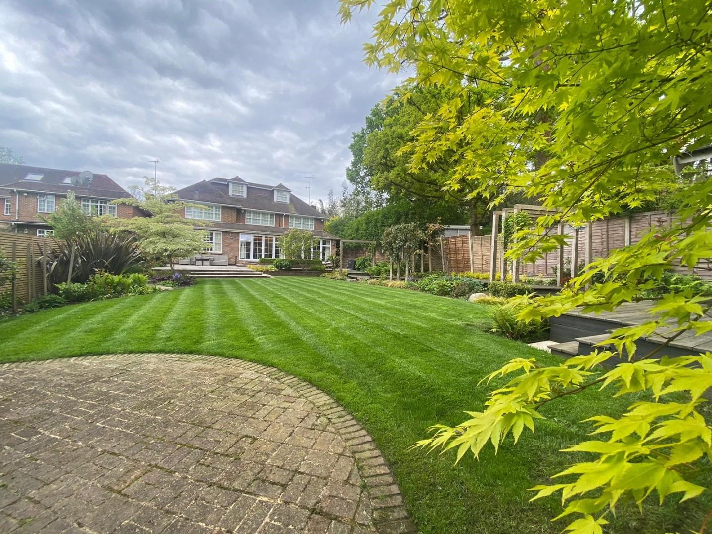 5 bed property in Harmsworth Way, Totteridge